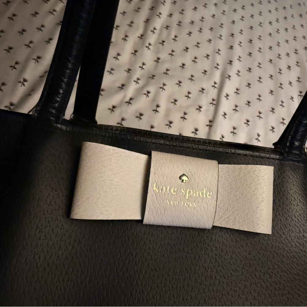 Kate Spade Black Tote with Cream Bow and Wallet - Picture 4 of 7